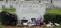 Gravestone of Joey Ramone