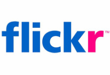 blue and pink flickr website logo