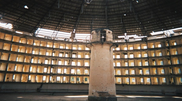 image of a panoptic prison structure