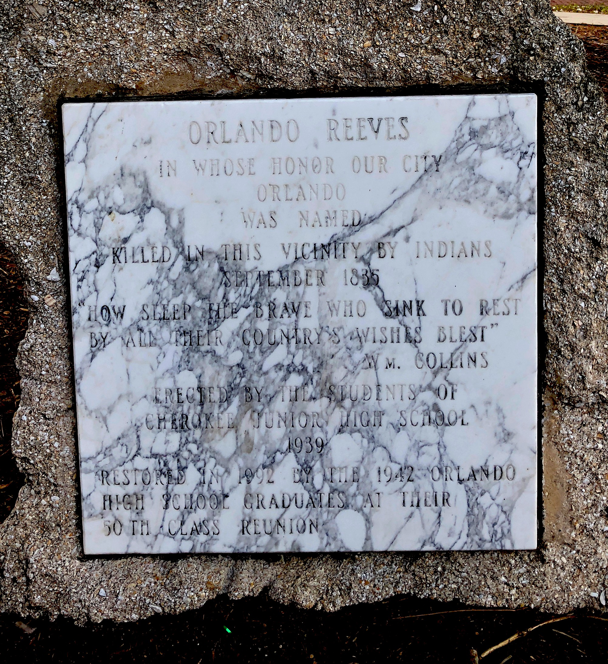 Image of Orlando’s grave.