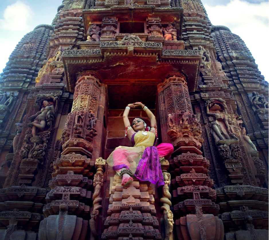 Sarkar poses in Odissi performance costume at Rajarani Temple
